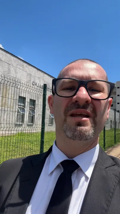 Bruno Silveira no vídeo “Fim da escala 6x1: o que muda com a Emenda Constitucional 141/2026”