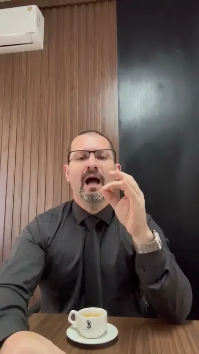 Bruno Silveira no vídeo “Intervalos no trabalho: intrajornada e interjornada”