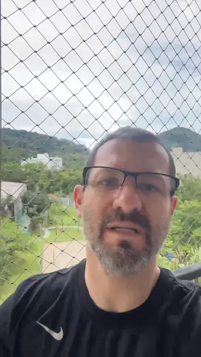 Bruno Silveira no vídeo “Igualdade salarial: mesma função, mesmo salário entre homens e mulheres”