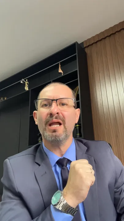 Bruno Silveira no vídeo “Redução da capacidade de trabalho: pensão paga pela empresa”