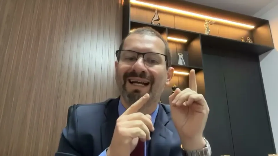 Bruno Silveira no vídeo “Justa causa: quando ela é válida? Requisitos e como questionar”